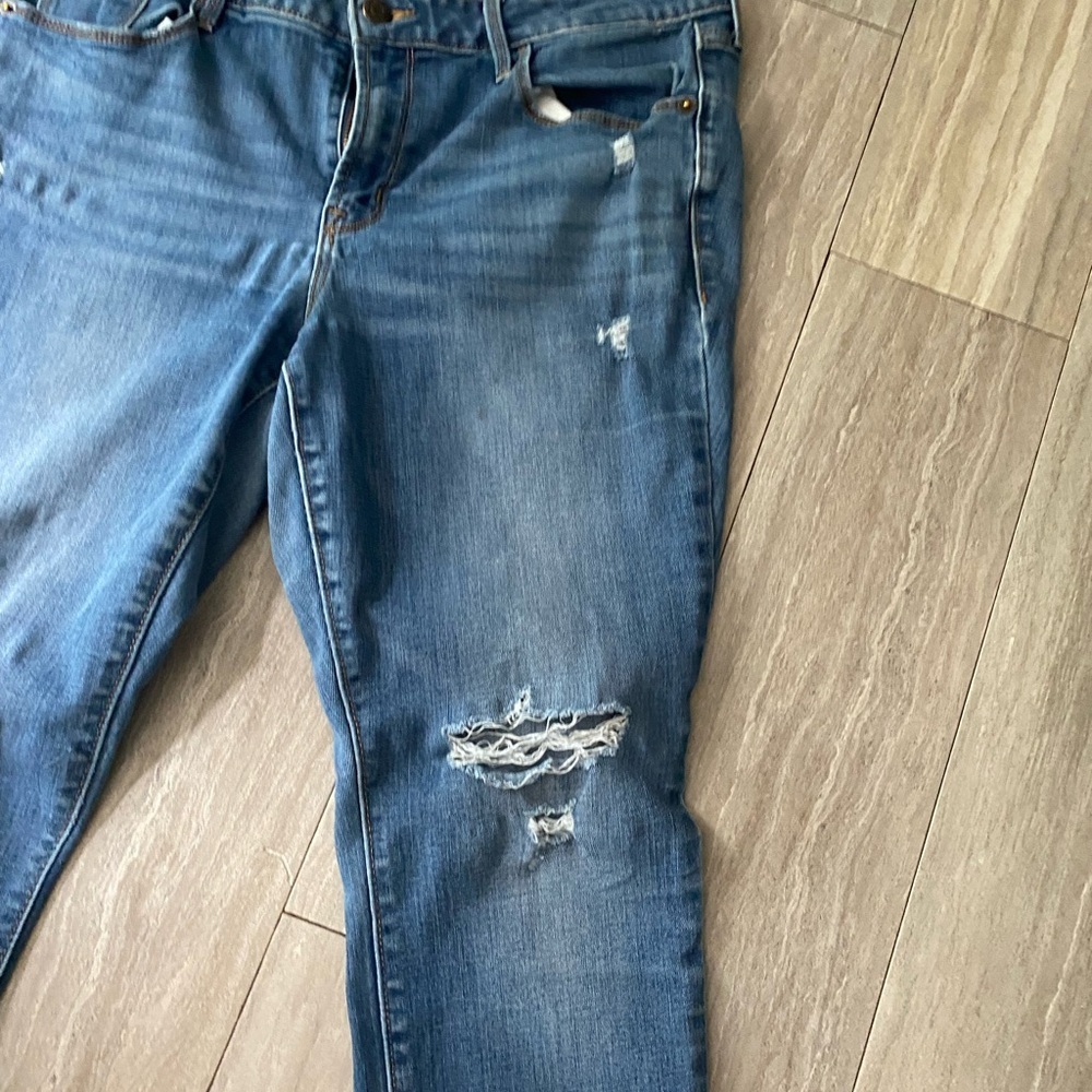 Women's Old Navy Pop Icon Skinny Jeans Size 12 Short Distressed Blue Denim - Picture 2 of 6